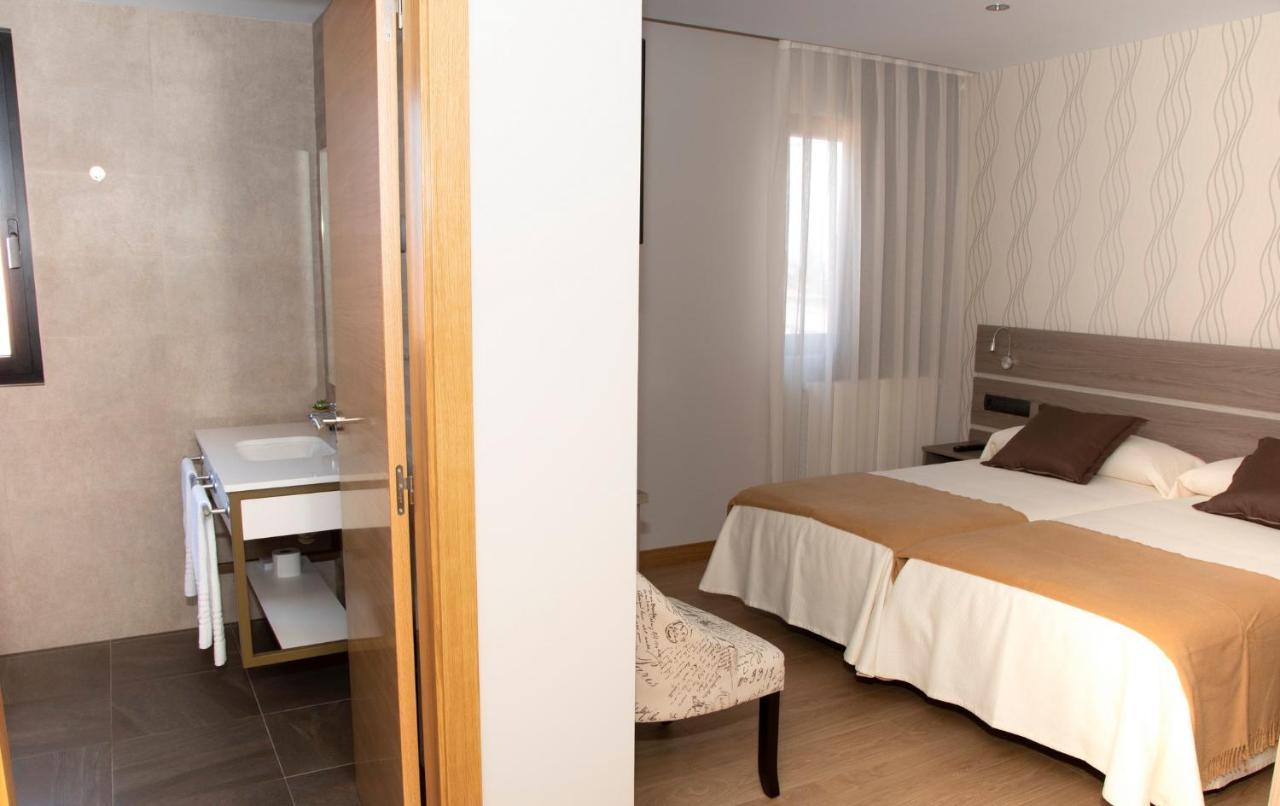 Hotel Mercedes Камарго Экстерьер фото